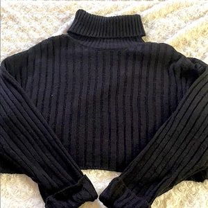 Cropped turtleneck